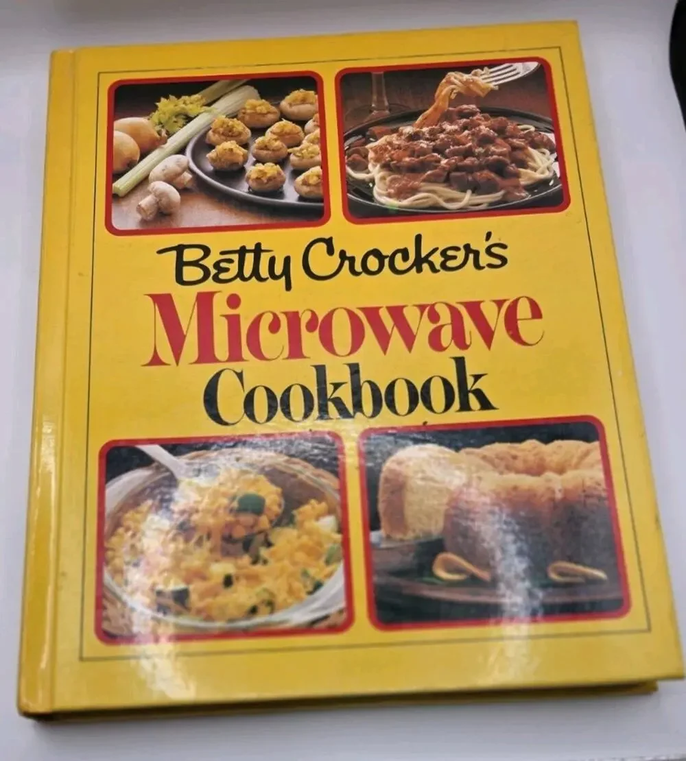 Vintage 1981 Betty Crocker's Microwave Cookbook Recipe Book Hard Cover